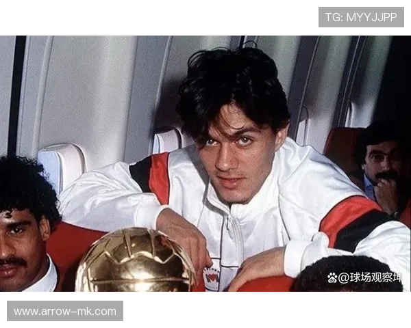 马尔蒂尼战术贡献助力球队逆转取胜，战术智慧成关键转折点