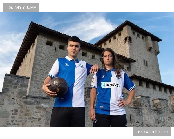 西甲球衣焕新登场:传统底蕴融合现代设计,球迷热盼新赛季精彩表现 西甲球衣焕新登场:传统底蕴融合现代设计,球迷热盼新赛季精彩表现