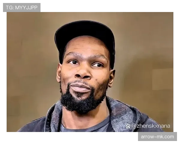 杜兰特这生活跟咱们差十万八千里，光酒柜就能当酒吧了吧？